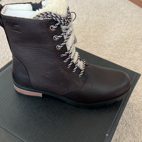 Sorel Emelie Genuine Shearling Short Lace-Up Boot (Women) - Picture 2 of 13